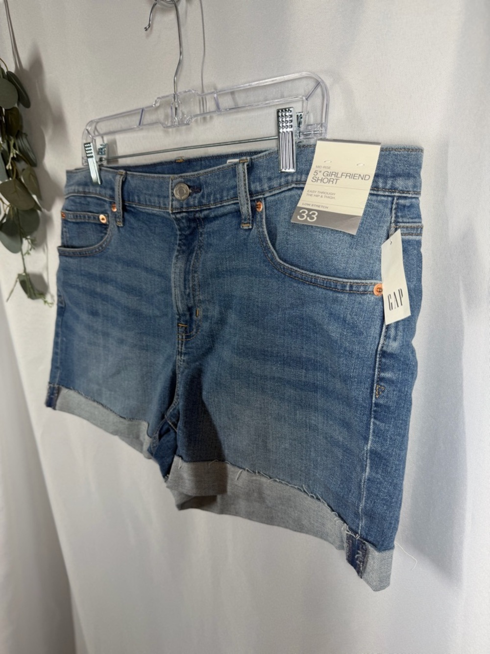 NWT GAP | 5" Girlfriend Shorts Mid Rise Denim Jean Women's Size 33/16 - Picture 3 of 11
